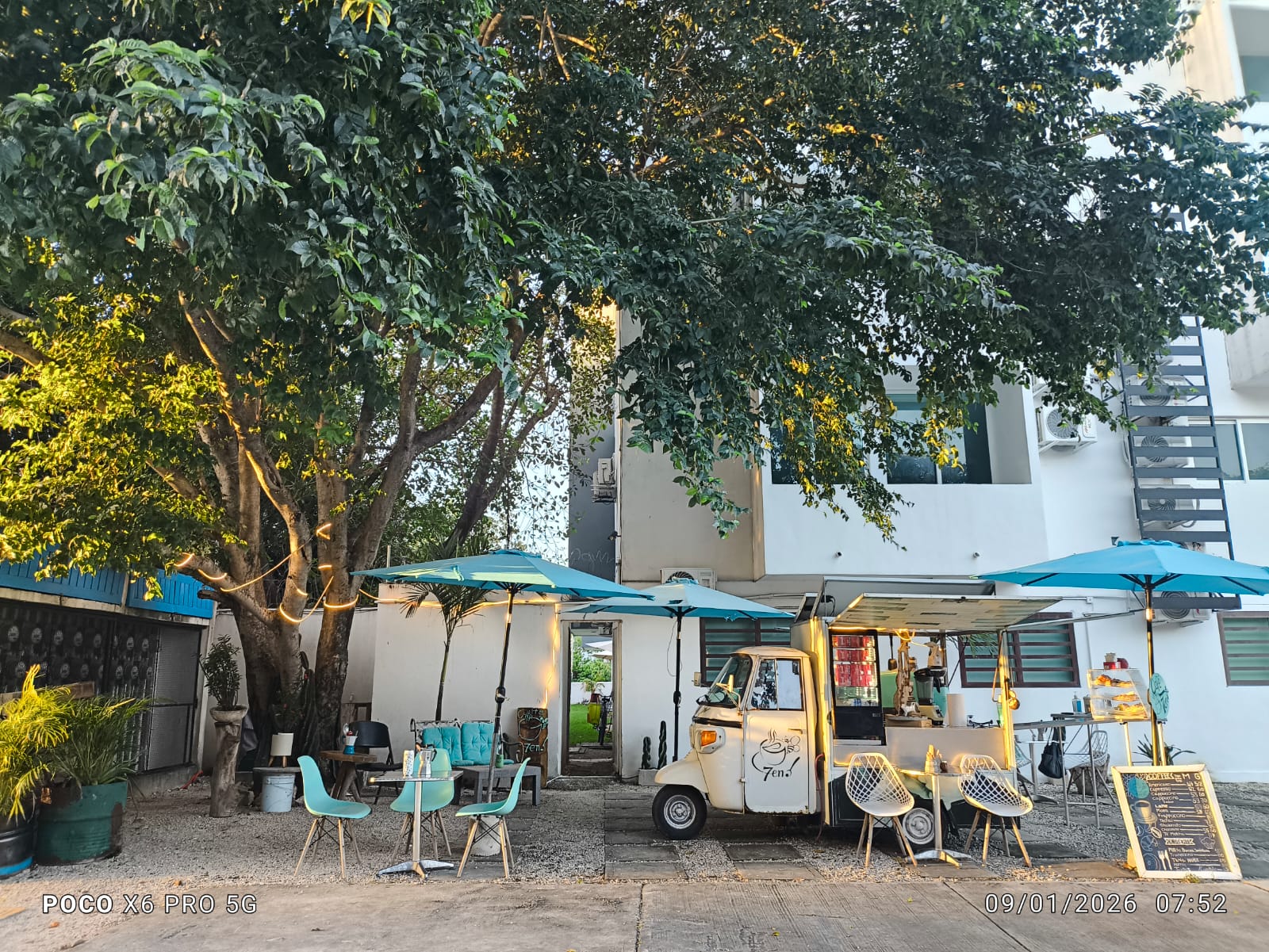 Café al aire libre en Playa del Carmen